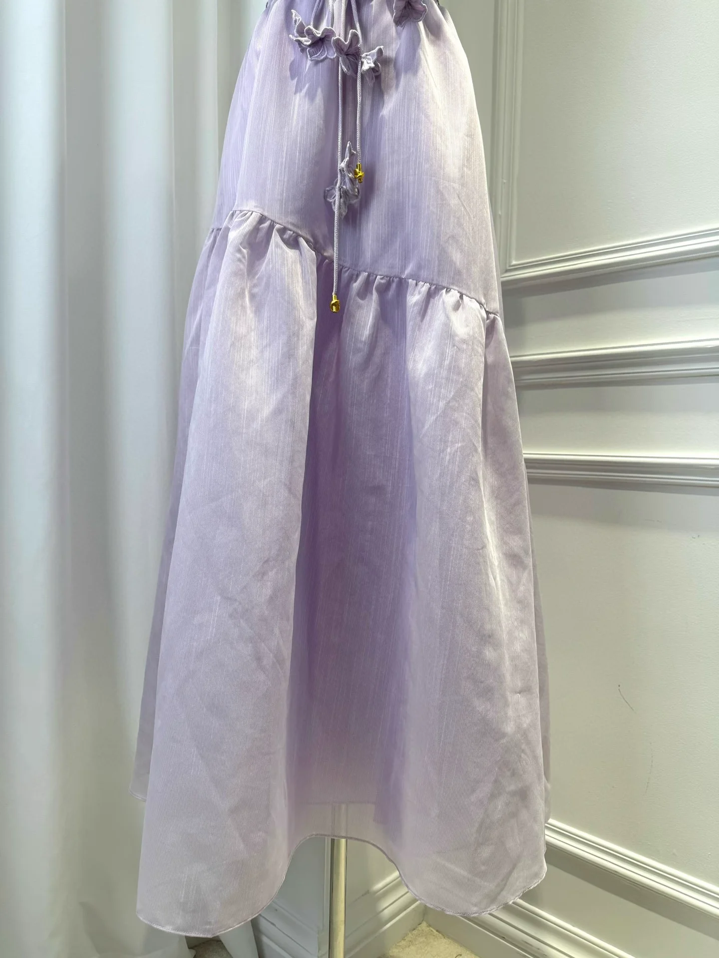 Sommer 2025, lila Urlaubsset für Damen, 3D-Blumenapplikationen, Weste + A-Linie mit hoher Taille und langem Rock, eleganter Damenanzug