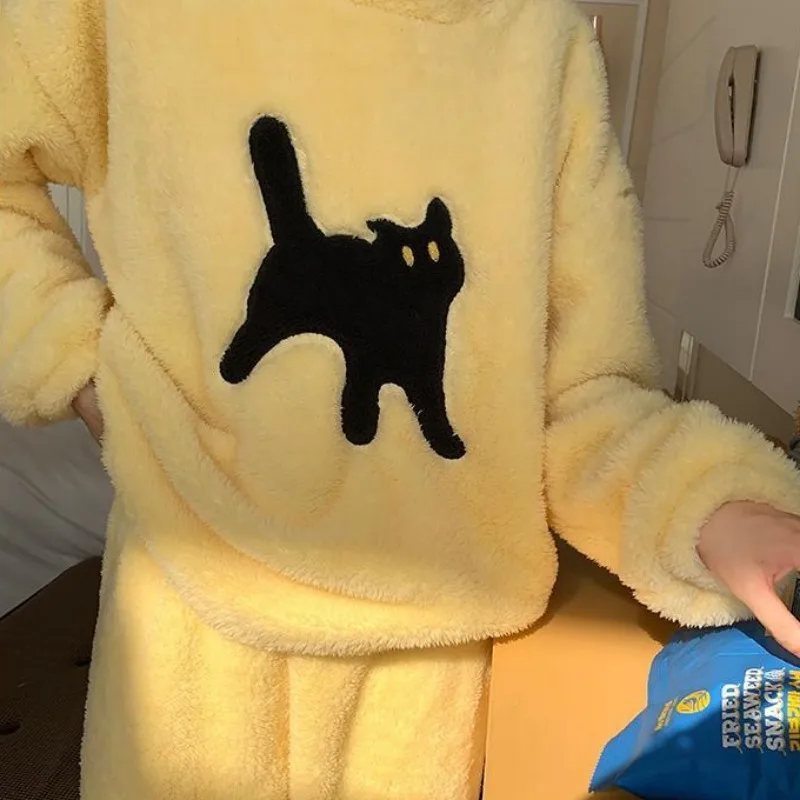 2024 New New Yellow Cat Homewear Suit Thick Coral Velvet Pajamas Round Collar Warm Loungewear Loose Cute Cat Fleece Sleepwear