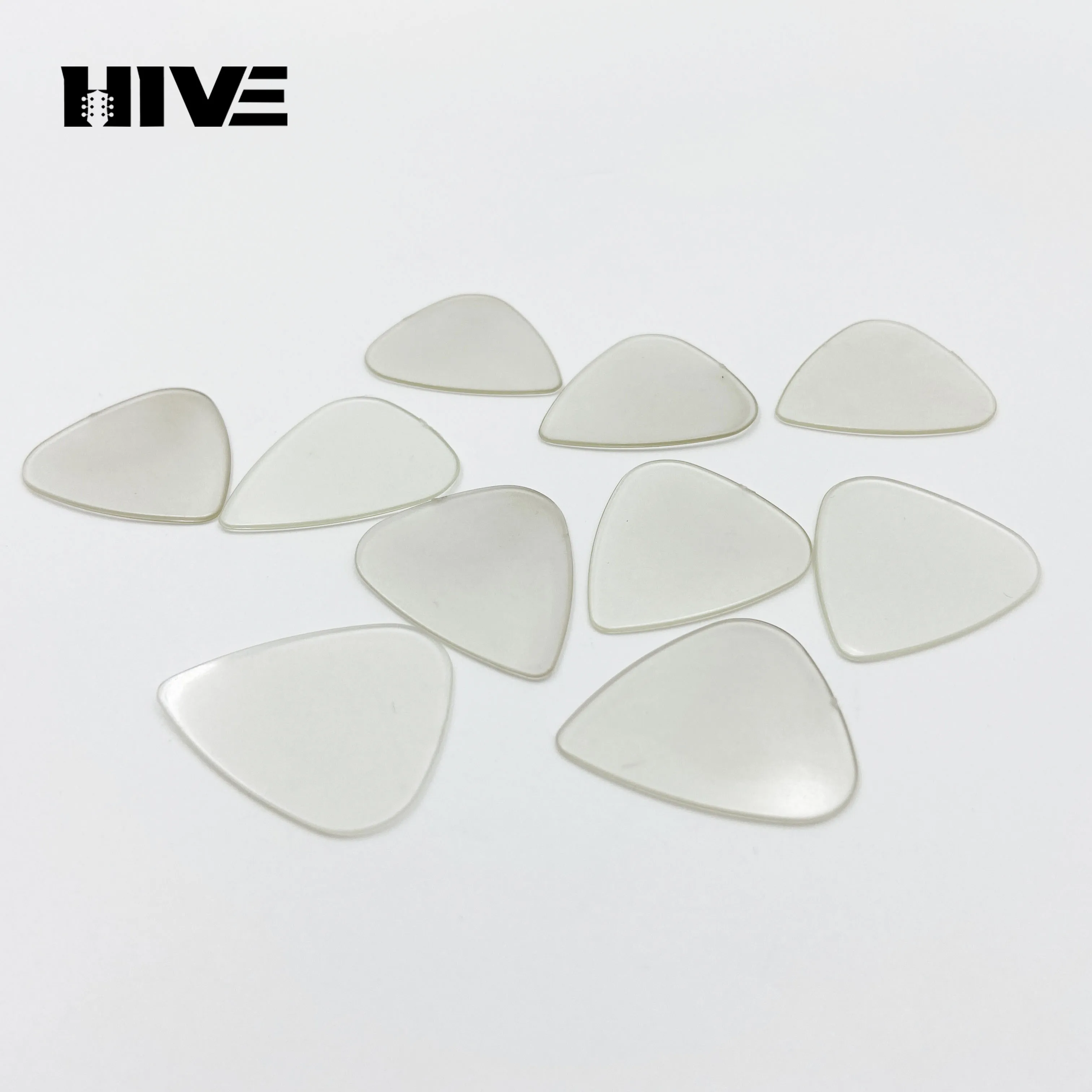 10Pcs/set Luminous Guitar Picks Fluorescent Luminous Picks Celluloid Bakelite Guitar Picks Ukulele Finger Picks 0.75/1mm Thick
