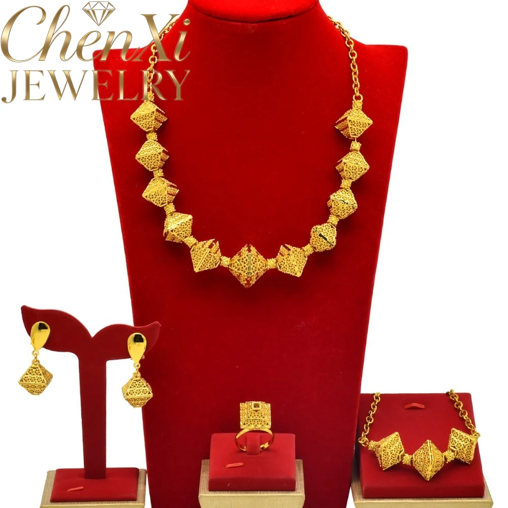 Alluvial Gold Three-Dimensional Hollow-Out Flower Necklace Elegant Charms Standout Piece High-End Keepsake Exquisite Luxury Gift