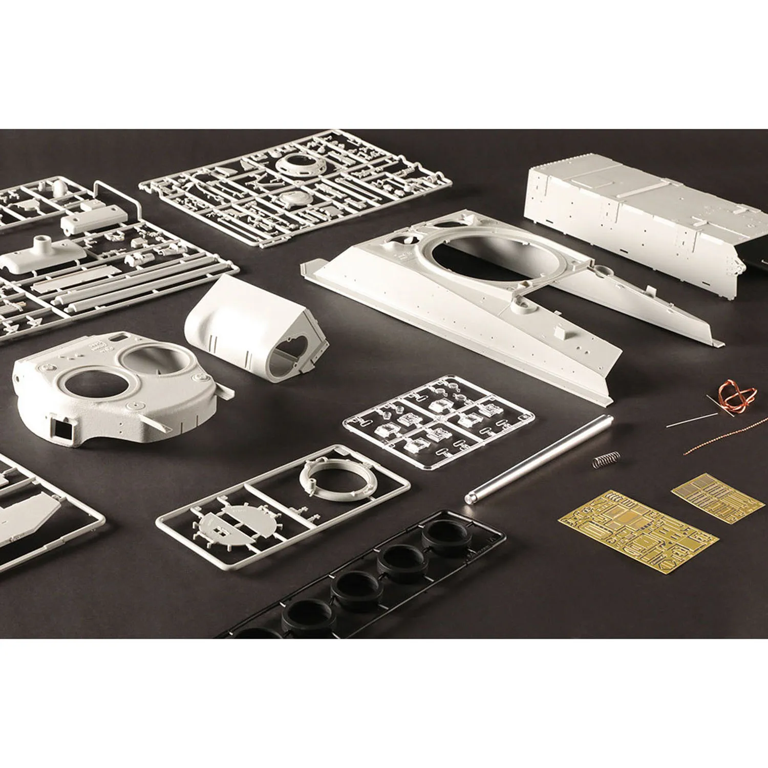 61621 I Love Kit 1/16 M4A3E8 Thunder VII Mittelschwerer Panzer Plastikmodellbausatz Metallkanone Anker Kupferkabel Für Fortgeschrittene Spieler – Detail 14
