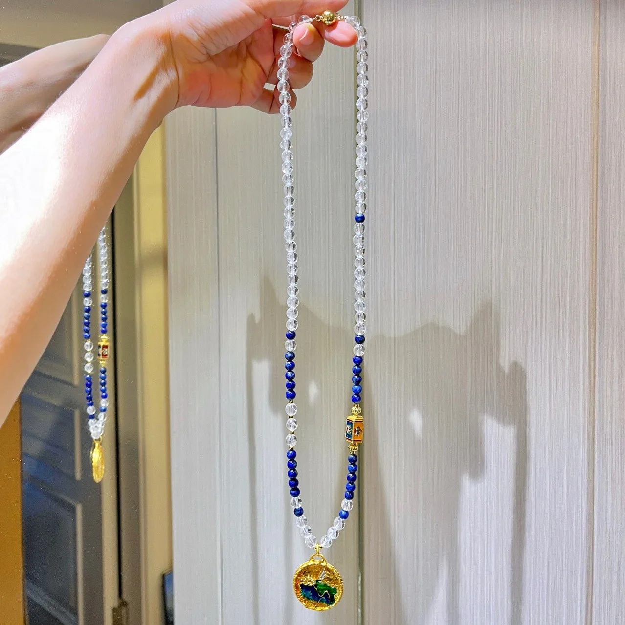 

Original design new Chinese retro 6mm natural white crystal lapis lazuli beaded sweater chain necklace collarbone chain