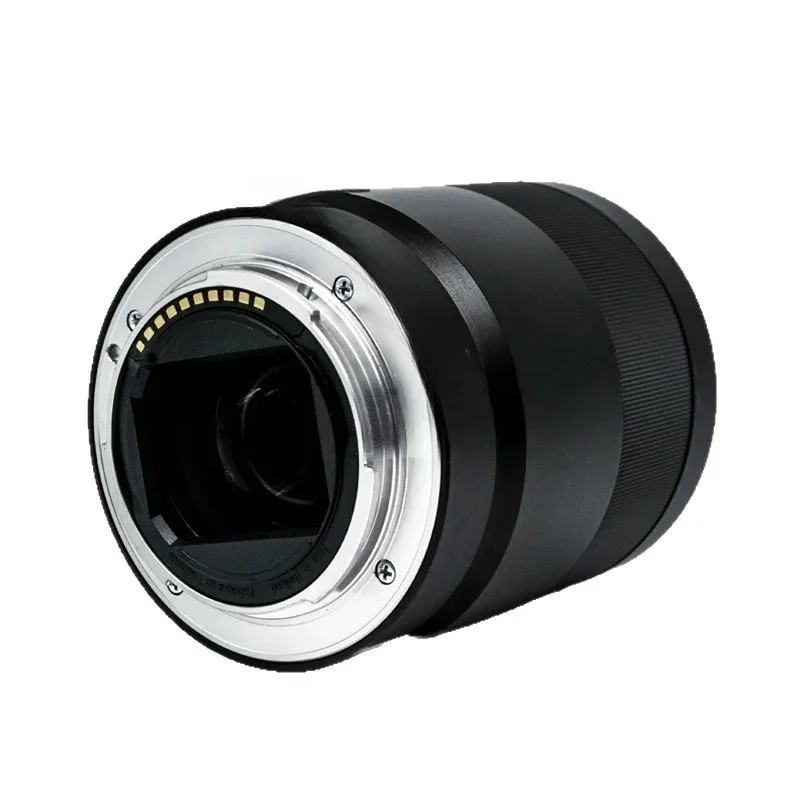 

Full frame size fixed focus lens SEL55F18ZA portrait