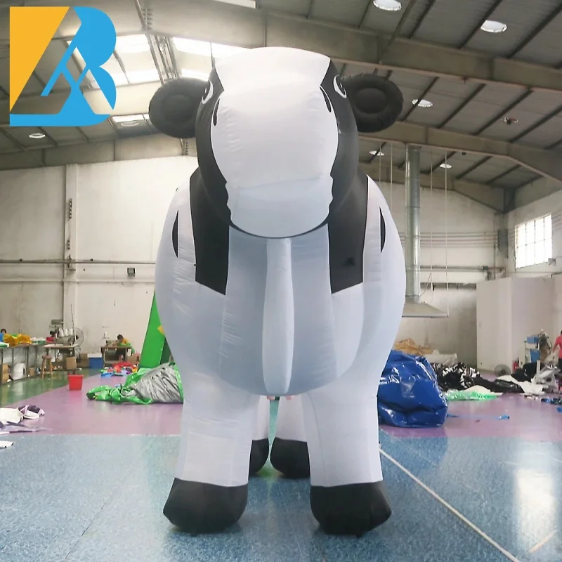 Custom Made Life Size Inflatable Animals Inflatable Dairy Cattle for Outdoor Decoration Toys