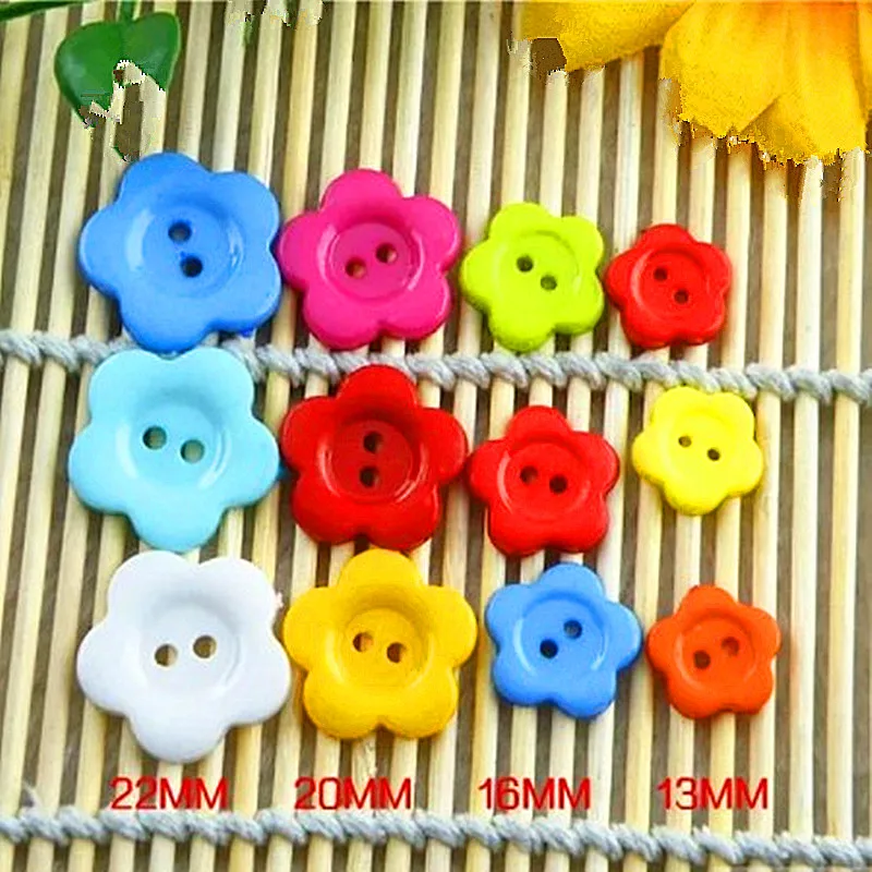 100 Pcs 2 Holes Flower Buttons Candy Color Clothing Sewing Buttons Fit Scrapbooking Apparel Crafts DIY Decoration 12mm 13mm