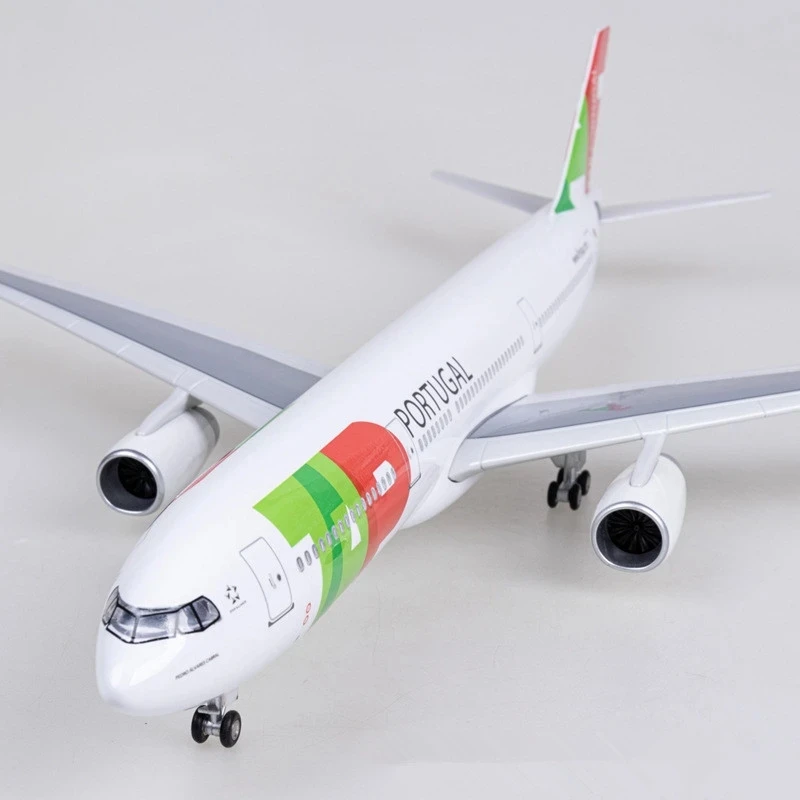 

1/400 for A330 Portugal Air Airlines Copy Airplane Model plane model aircraft with Landing Gear Aircraft Collection