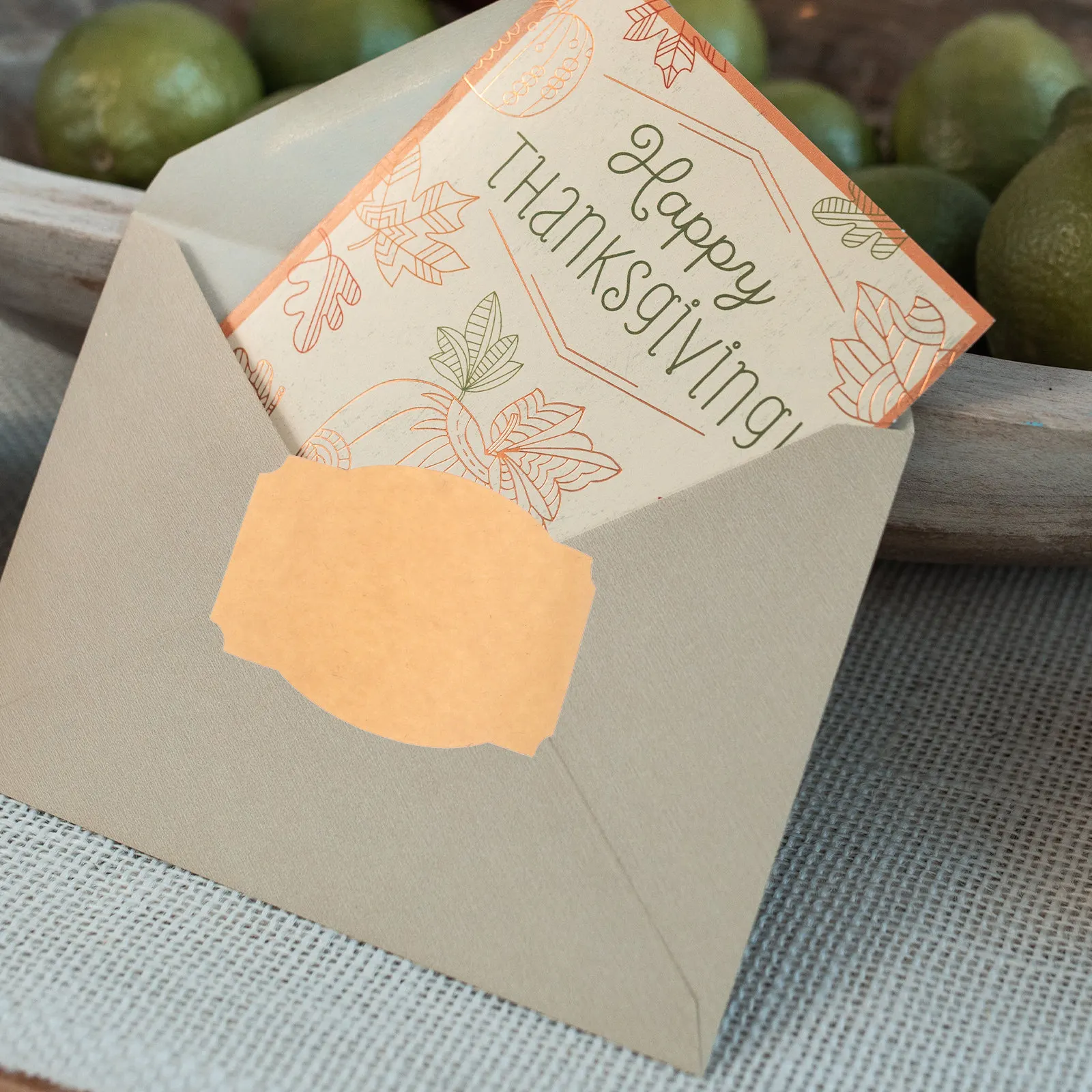 

Самоклеящиеся этикетки-наклейки в рулоне, декоративные, для записей, для запечатывания конфетных коробок, конвертов, скрапбукинга, поделок, подарков