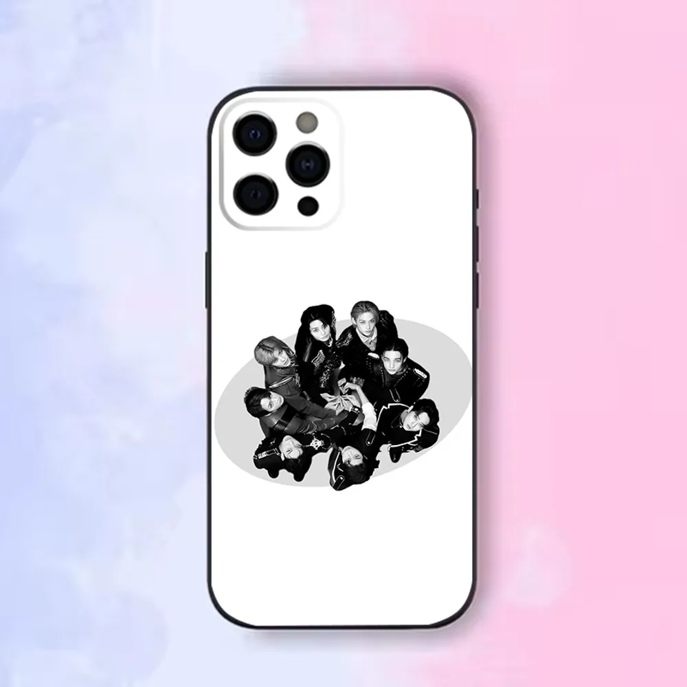 Kpop Phone Case For iPhone16,15,14,13,12 Mini 11 Pro XR,X,XS,MAX 7,8 Plus S-StrayS_K-Kids Silicone Cover Soft Black