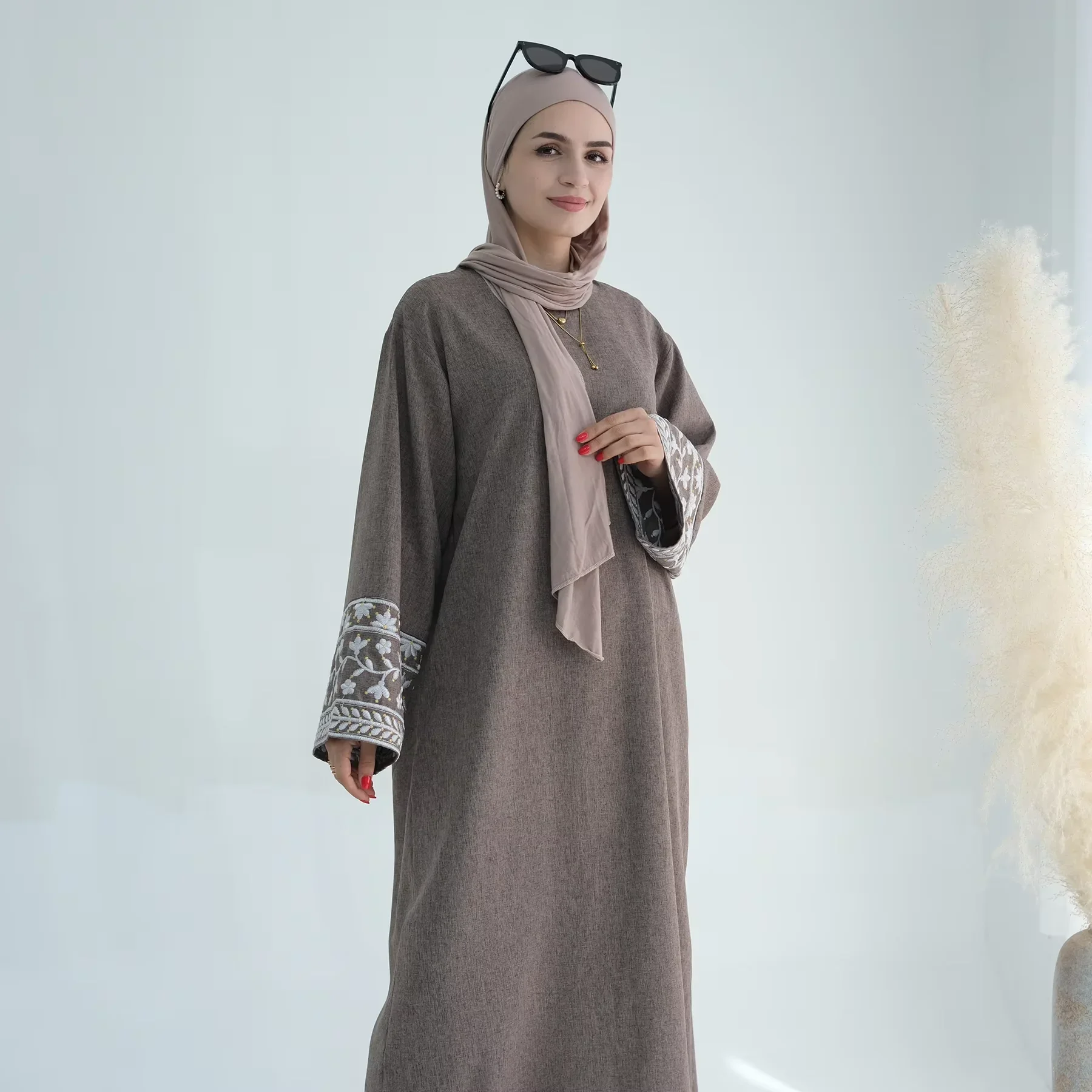 Lino chiuso Abaya per le donne Musulmano ricamato Casual Abaya Dubai Lusso Turchia Hijab Abito Ramadan Islam Caftano Robe