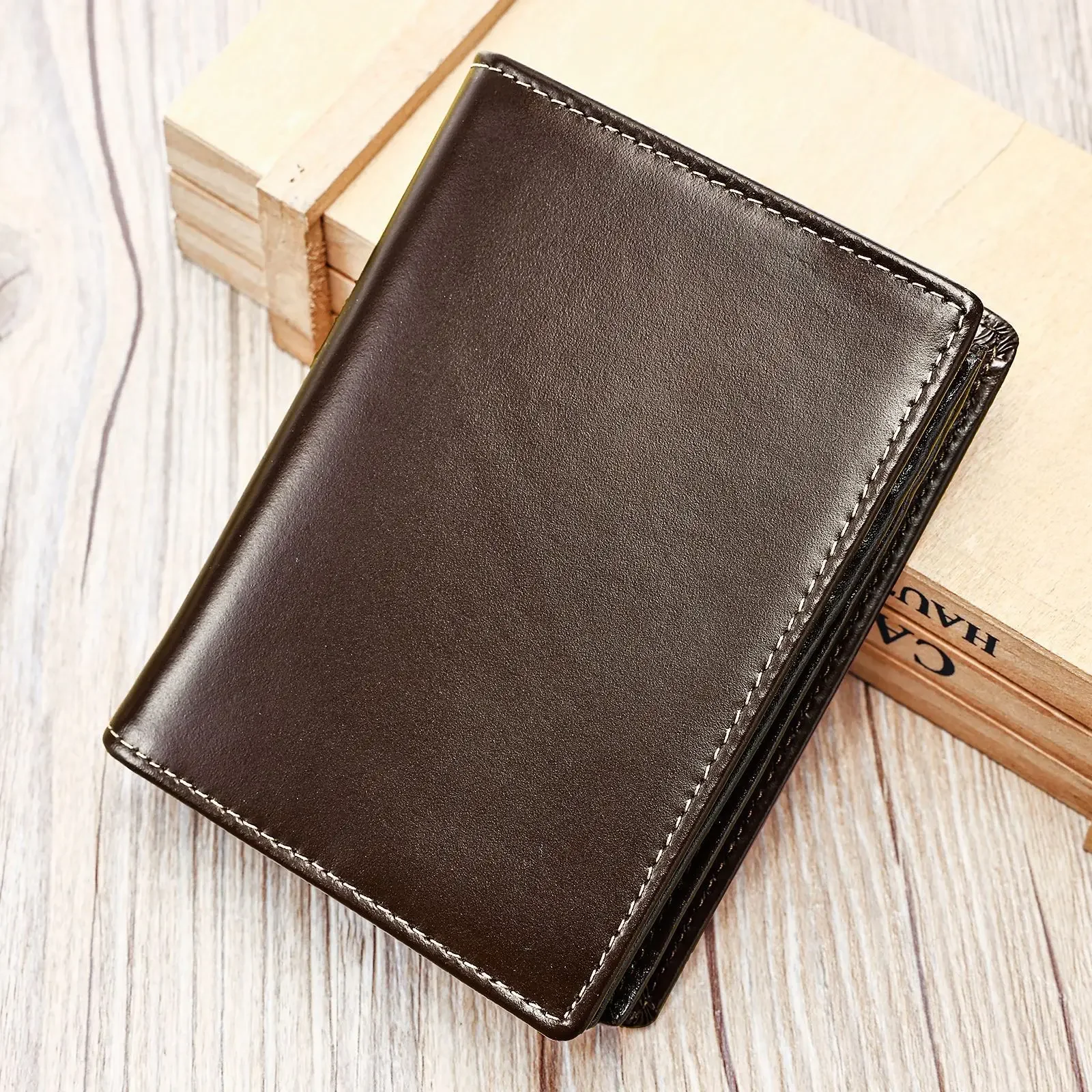 Stylish Men's Short Genuine Leather Anti-Theft Wallet Retro Leather Purse with Multiple Card Slots