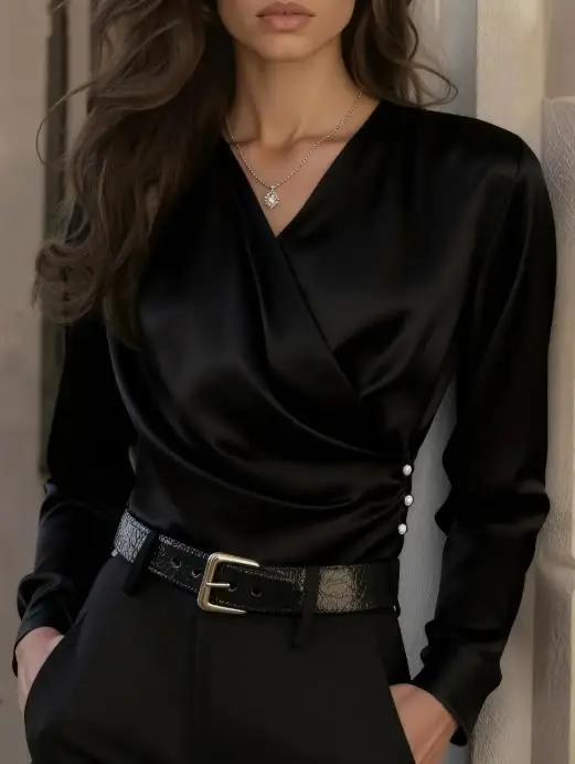 

2025 Autumn/Winter New Women's Fashion V-neck Slimming Temperament Commuter Multi functional Solid Color Women's Shirt