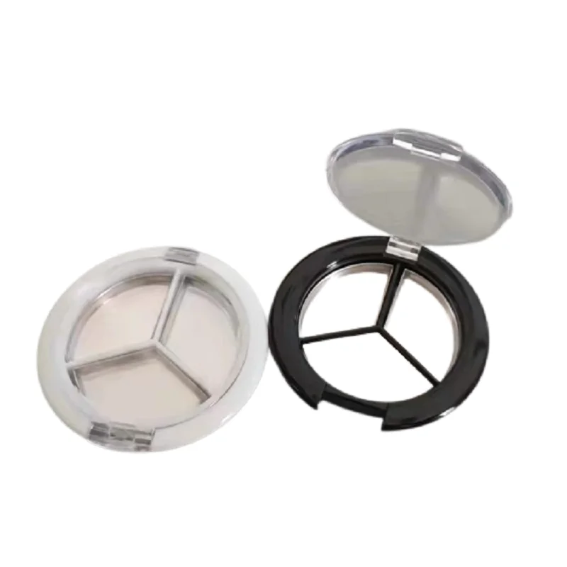 

50pcs Empty Cosmetic Case 3 Grids Blusher Compact Refillable Box Clear Flip Lid Black White Bottom Plastic Eye Shadow Containers