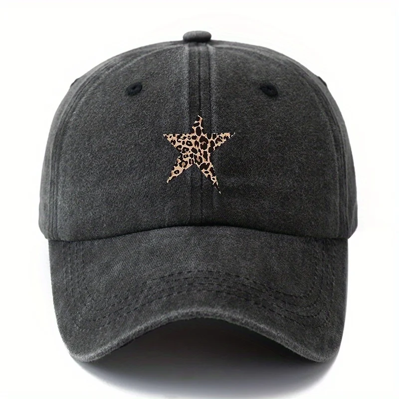 레오파드 프린트의 다섯개 별 디자인을 갖춘 남성과 여성을 위한 세련되고 다재다능한 야구 모자입니다. 클래식입니다