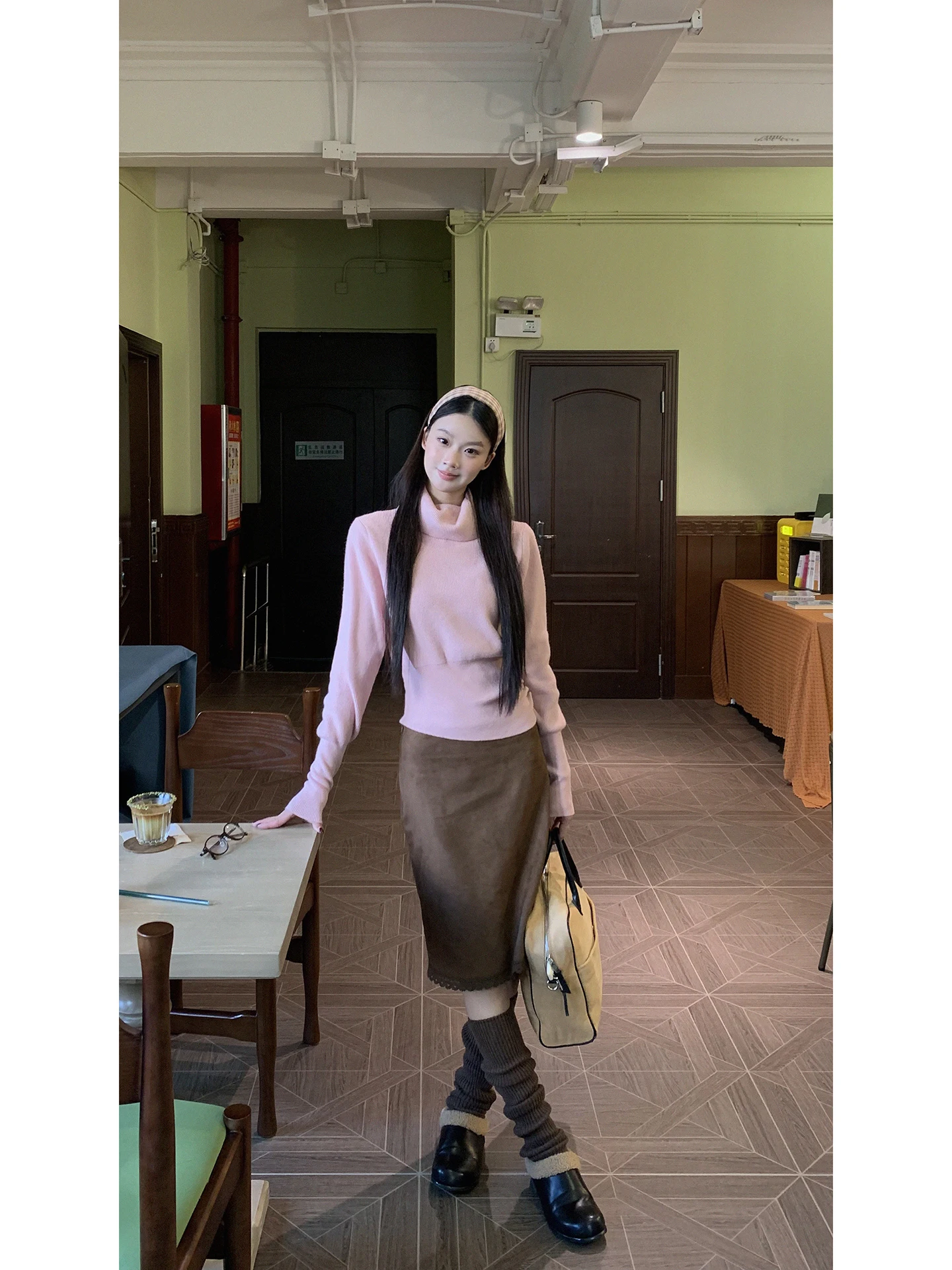 레드 셀러브리티 A라인 미디 스커트 여성용 가을 겨울 2025 신상 커피색 랩 바디 아름다운 멜라민 스웨이드 스커트