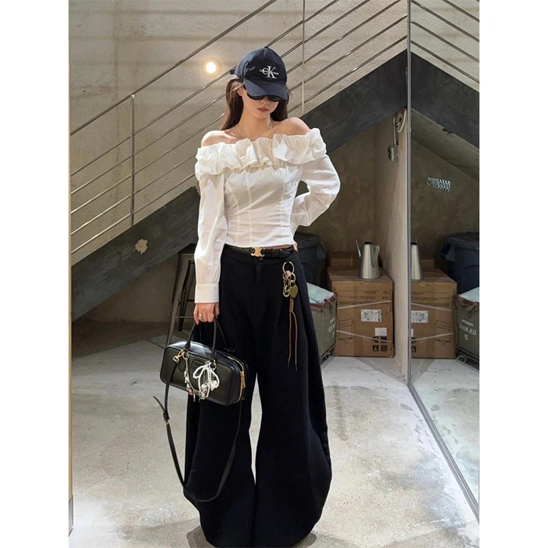 Y2K Camicie bianche ritagliate Moda donna Sexy Gyaru Slash Neck Pieghe Camicette Estate Coreano Elegante Manica lunga Design sottile Top