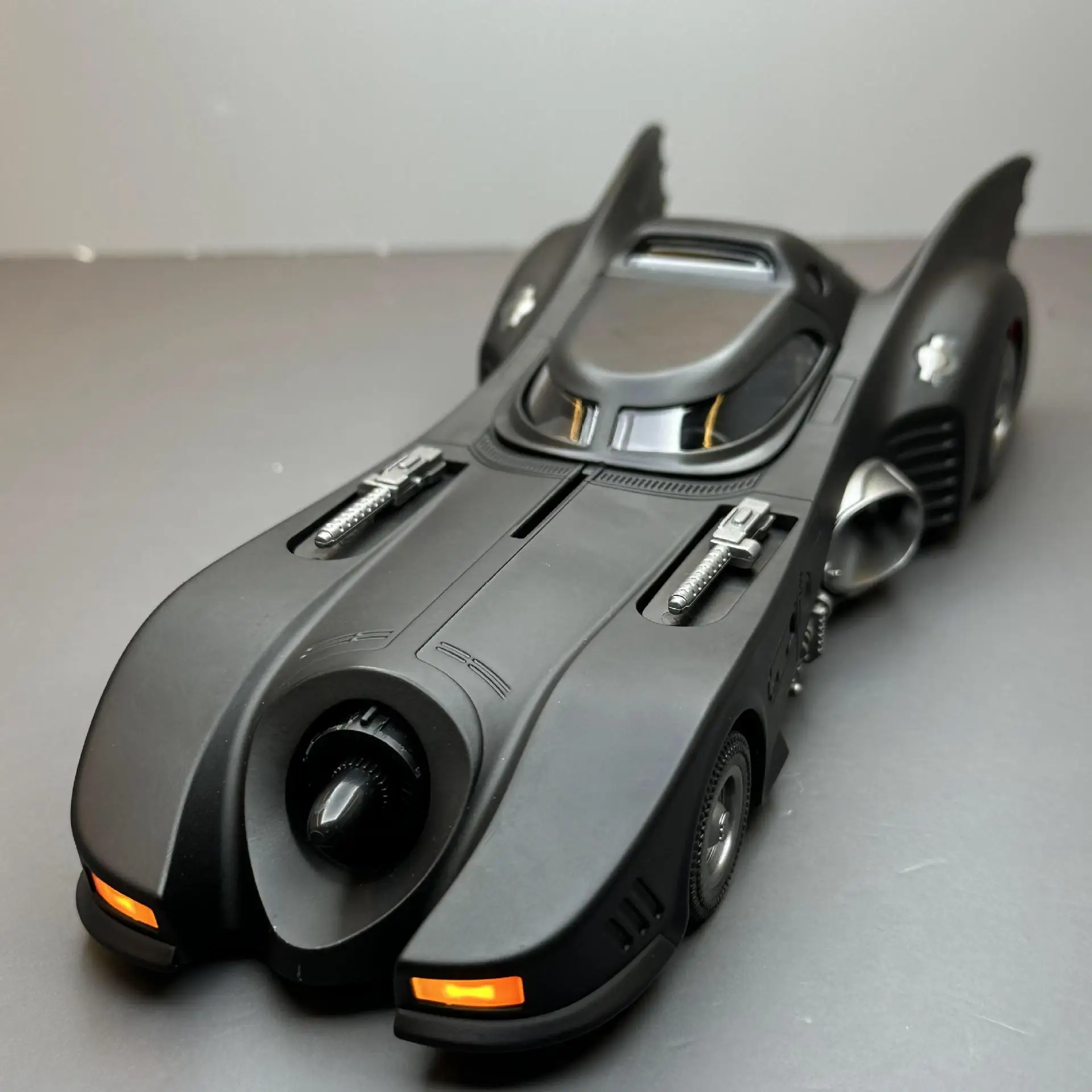 Marvel DC Anime Batman The Dark Knigh alloy Car model Batmobile With spray acousto-optic Pendant decoration Collectible Toy gift