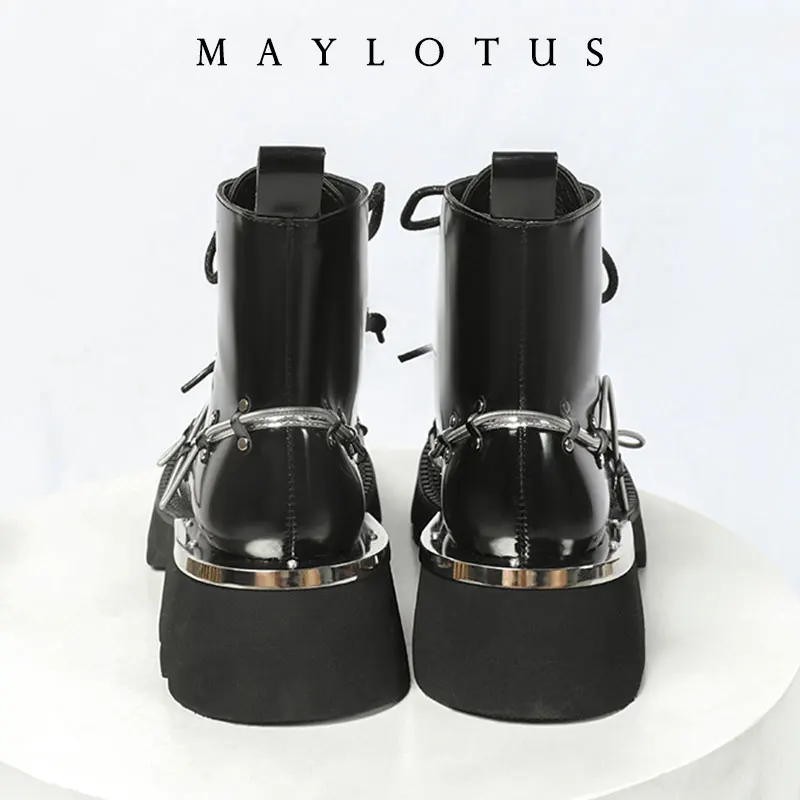 Retro British Style Thick Sole Patent Leather Boots Women Black Square Head All-Match Niche Design Lace Up Metal Decor Boot