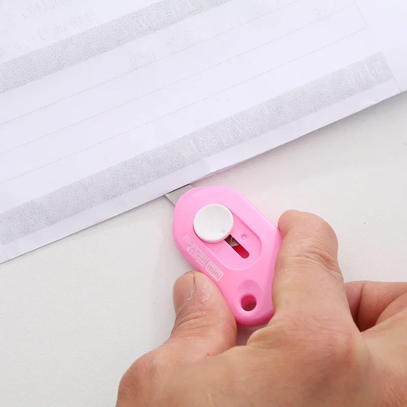 Portable Utility Knife Mini Paper Cutter Cutting Paper Razor Blade Office Stationery Cutting Supplies Random Color