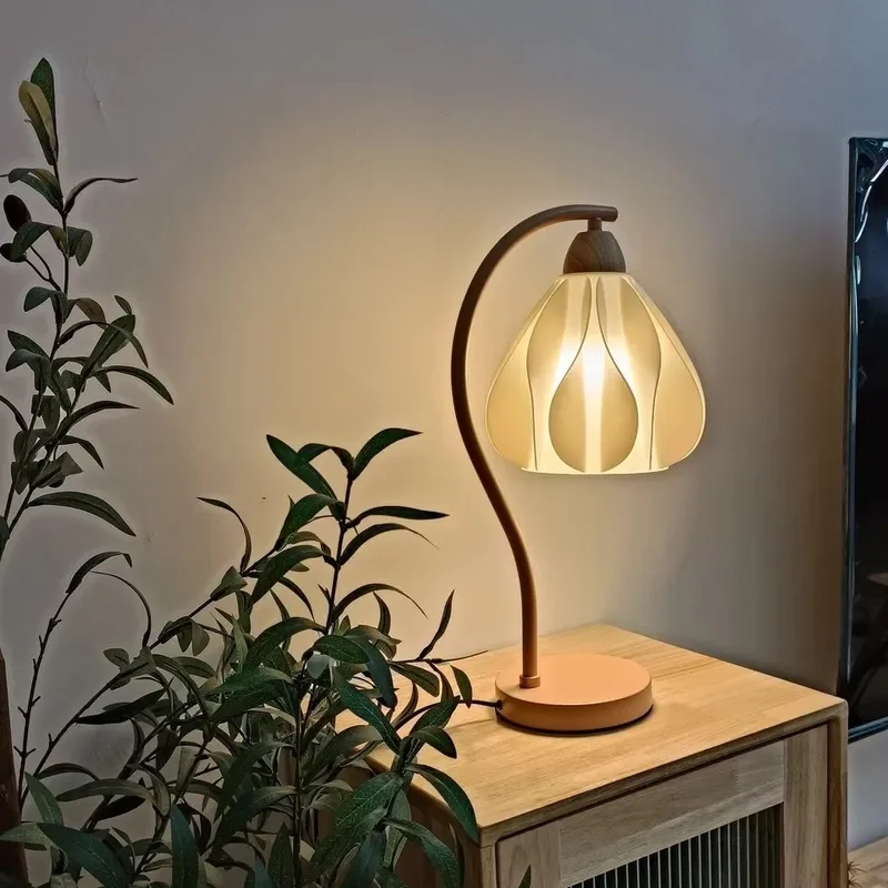 Vintage American Medieval Style Flower Bud Table Lamp Creative Eye Protection Atmosphere Light for Living Room Bedroom Study