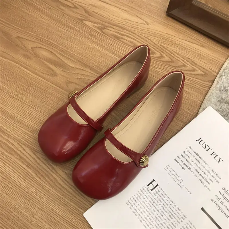 Buty damskie 2024 z okrągłym noskiem gotyckie żółte letnie obuwie damskie styl japoński Lolita płaskie na niskim obcasie eleganckie Mary Jane