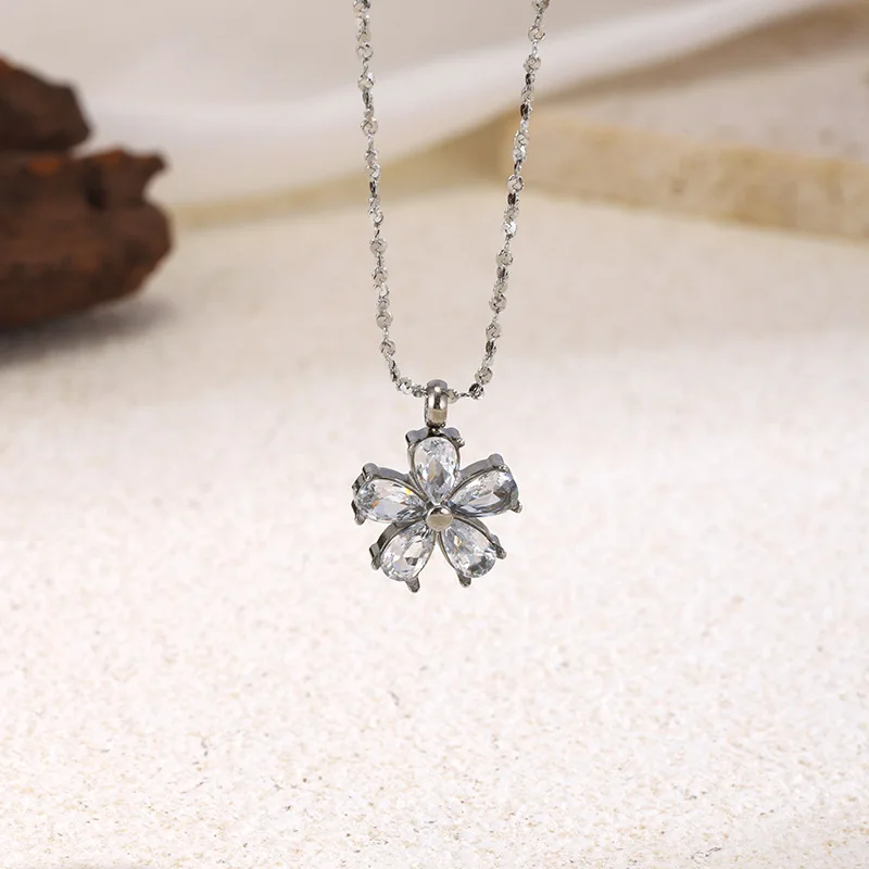 Premium Lightweight Full-Diamond Five-Petal Flower & Baby's Breath Titanium Steel Necklace Delicate & Versatile Collarbone Chain