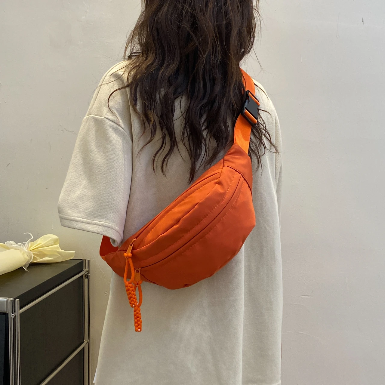 This Is a Simple Chest Bag, Suitable for Going Out to Run, Mountain Climbing.