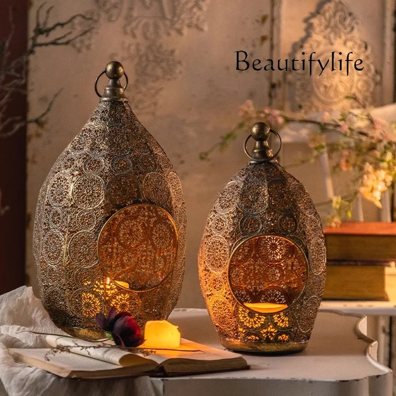 

American retro wrought iron hollow carving homestay ornament designer high-end artistic creativity