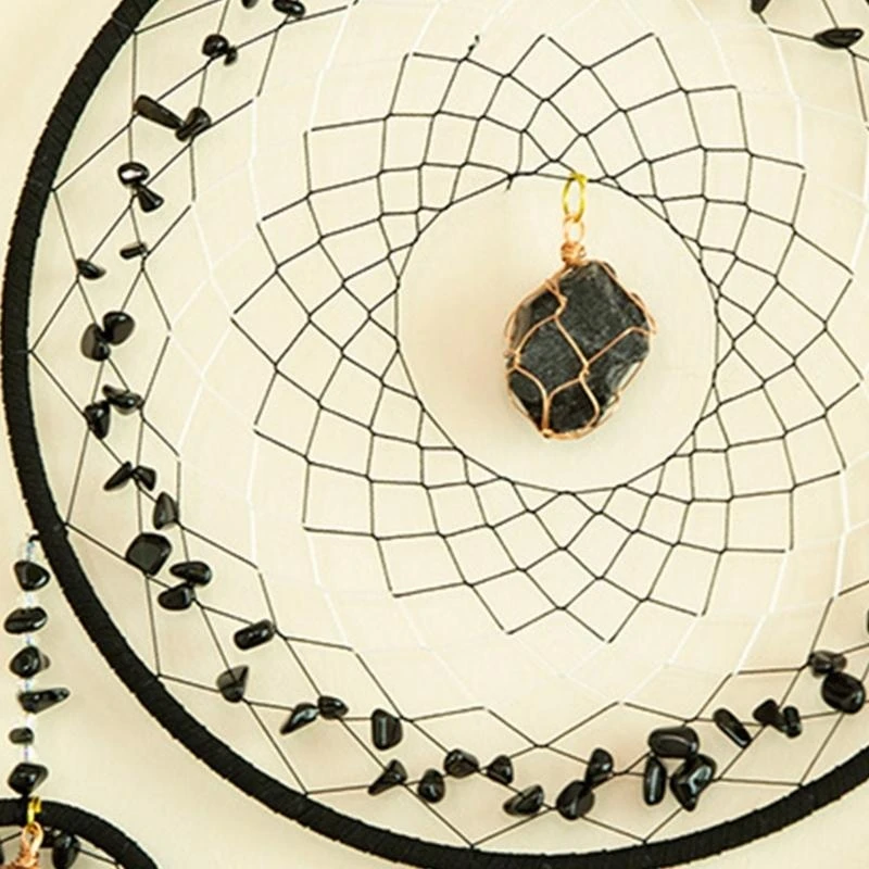 Dreamcatchers con hierba pampadas y piedra para mejorar las serenidades