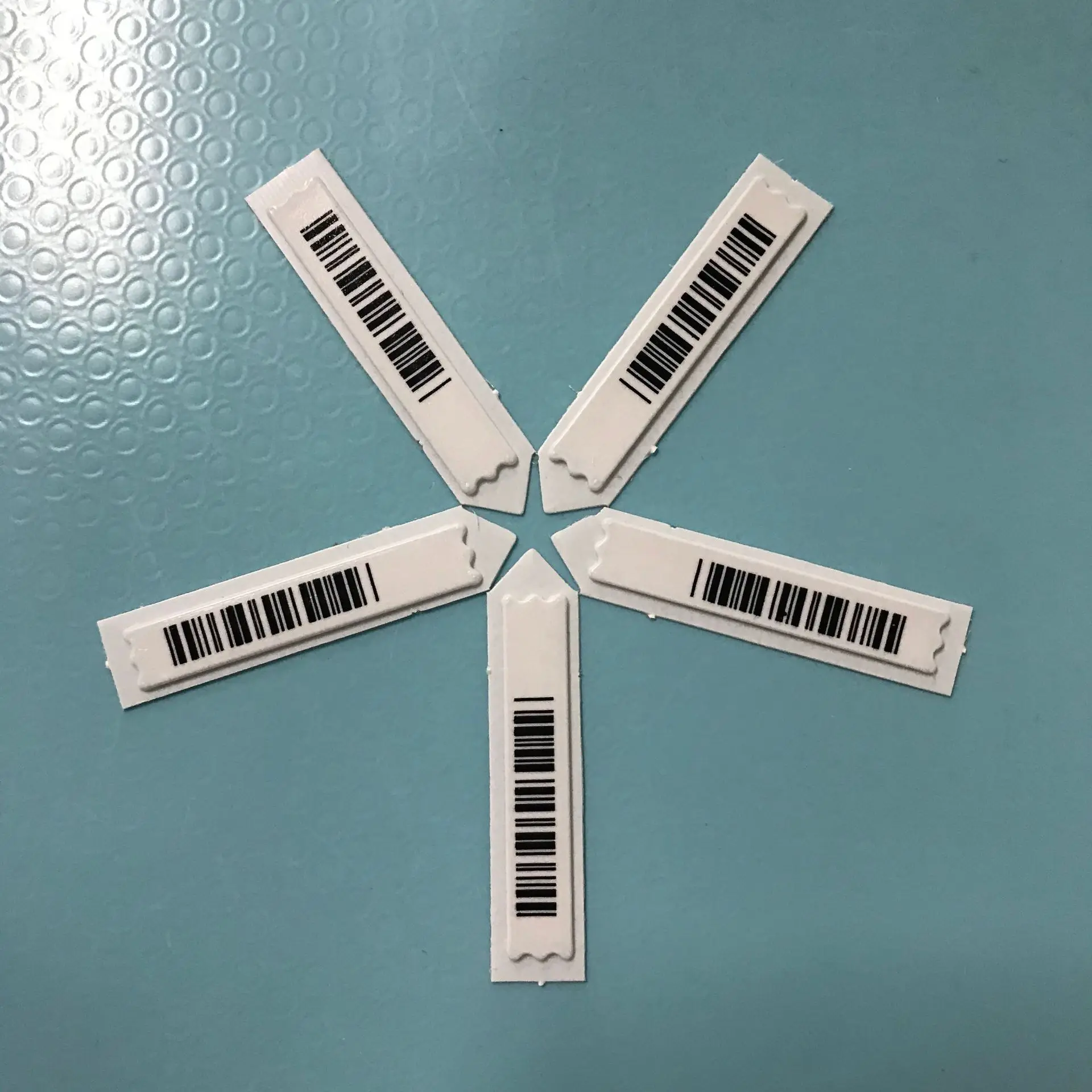 

1000 Pieces Arrow Shaped Anti-Theft Label Box Packaging Product AM Anti-Theft Magnetic strip