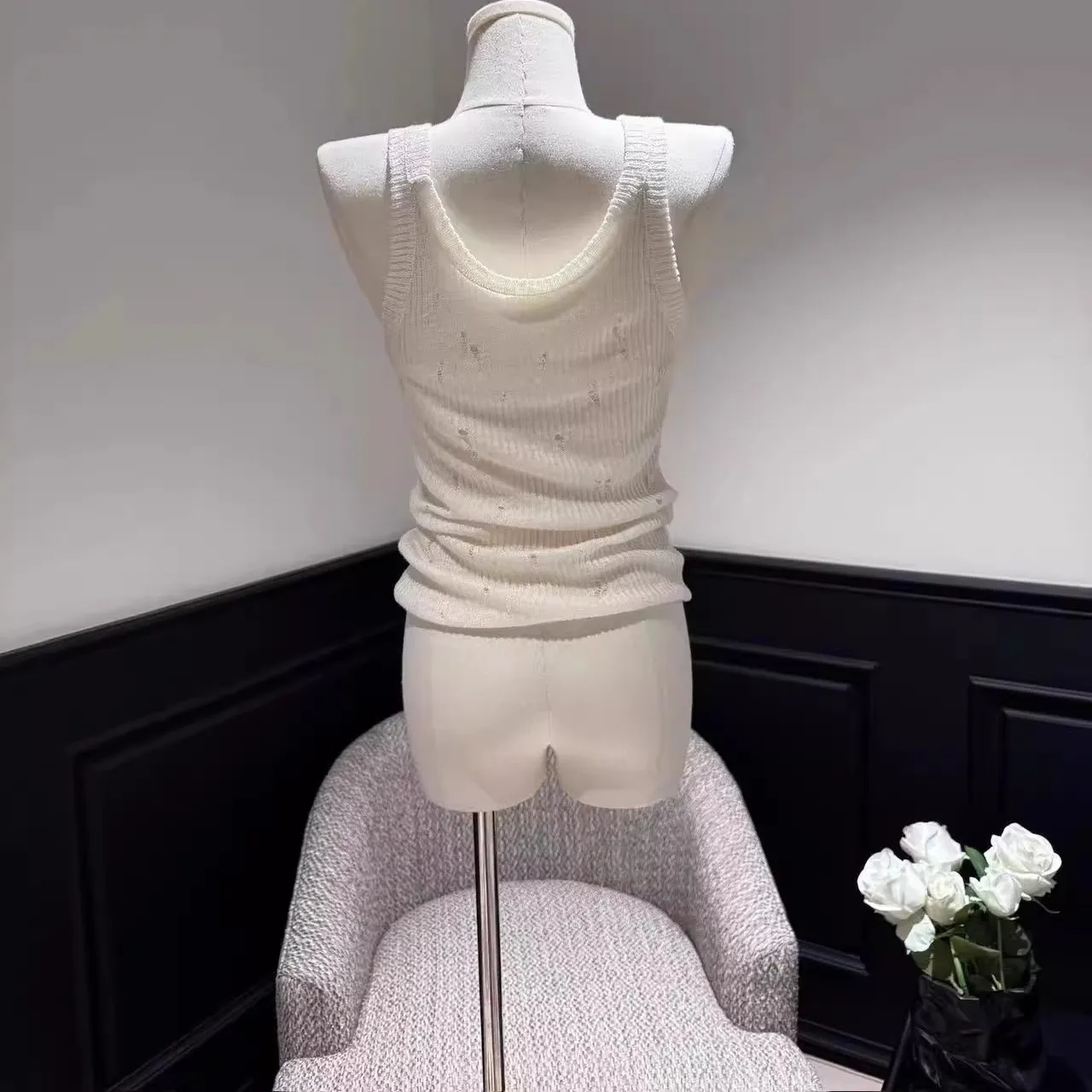 Soft Knitted Bee Embroidery Vest American Style Summer Outerwear Partner Hole Design Women's Regular Length Frock Vest