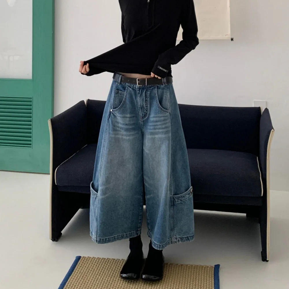 Casual Woman’ s Deep Blue Capri Pants Simple Design High Waist Slim Retro Style Loose Fit Jeans Trendy Women's Shorts