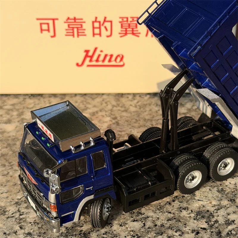 

DBGT 1:64 Hino Super Dolphin metallic blue Limited999 Alloy Vehicle Collectible Car Model