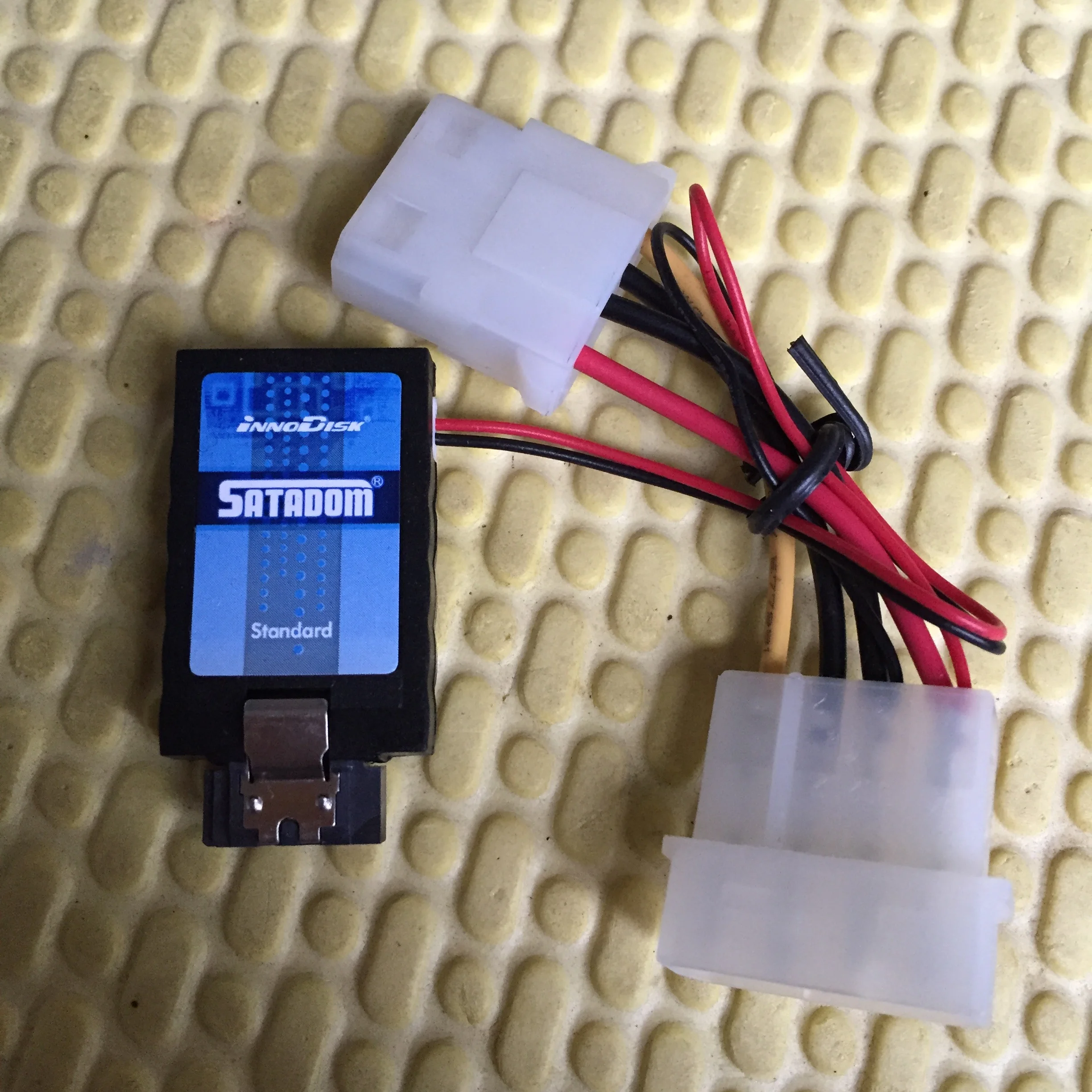 Inno-disk SATADOM 4GB DES9-04GT11C2S SLC Electronic Disk