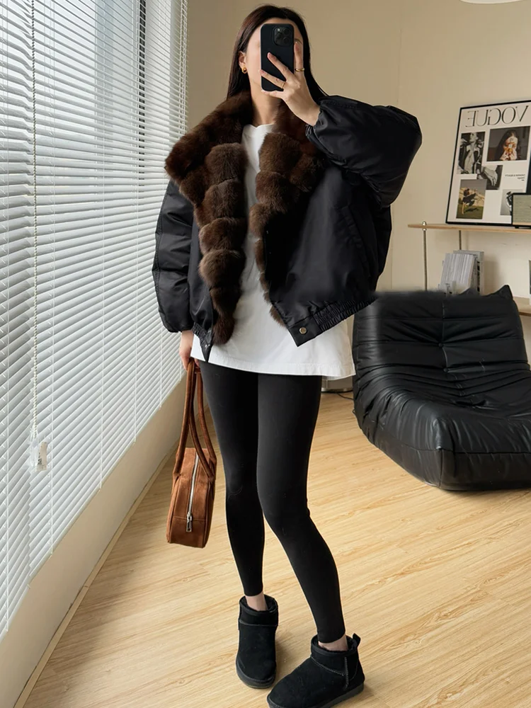 معاطف شتوية نسائية جديدة لعام 2025 بياقة كبيرة من فراء الثعلب الطبيعي سترة أوزة للأسفل معاطف نسائية فاخرة سترات منتفخة