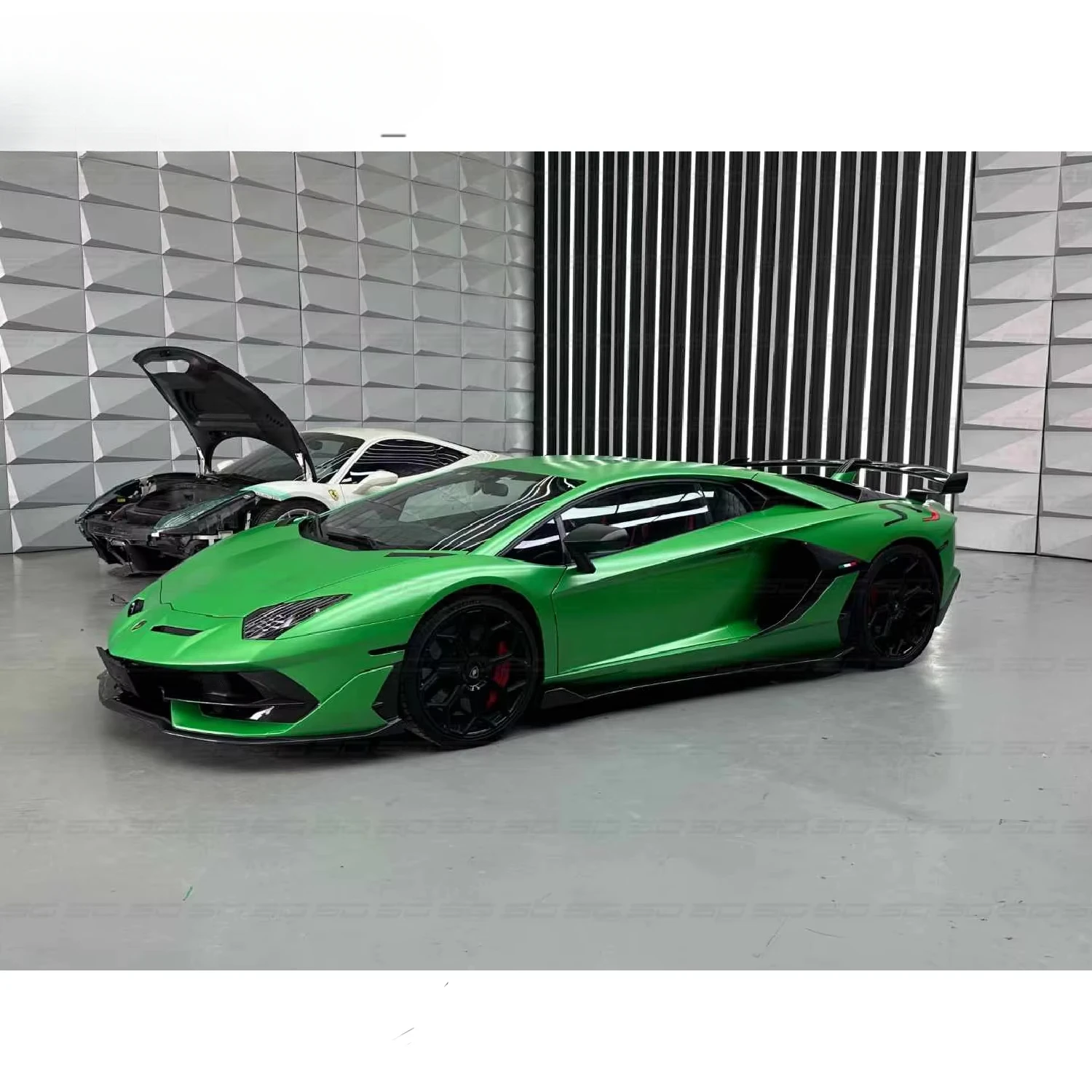 

Facelift Perfect SVJ Style Dry Carbon+Half Carbon Body Kits for Lambor-ghini LP700/720/750