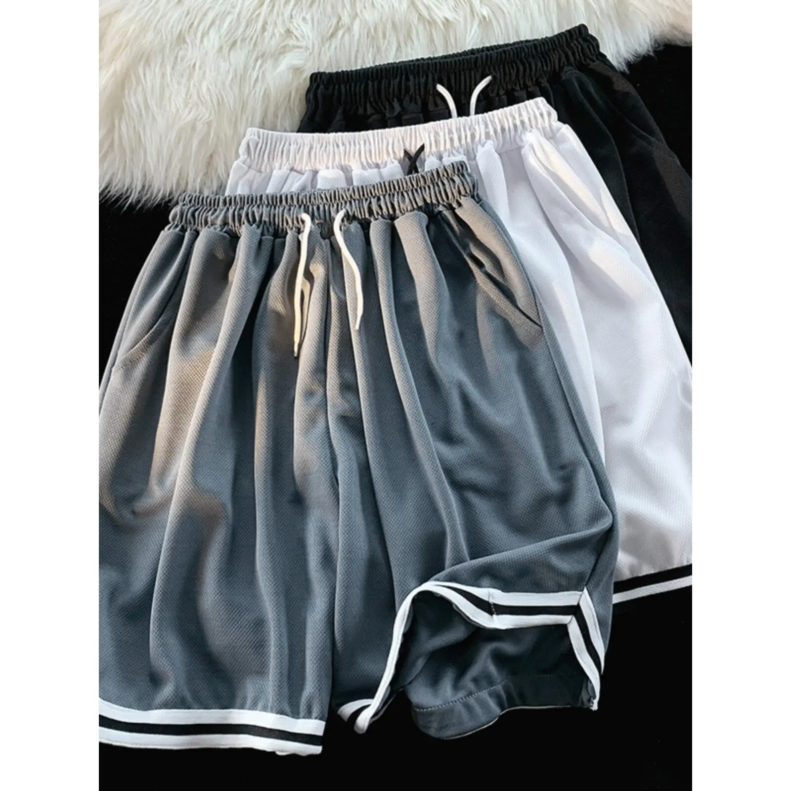 

Мужские шорты из ледяного шелка с сетчатыми вставками, летние, тонкие, повседневные, быстросохнущие, дышащие, для подростков, популярные, укороченные, спортивные, модные, брендовые