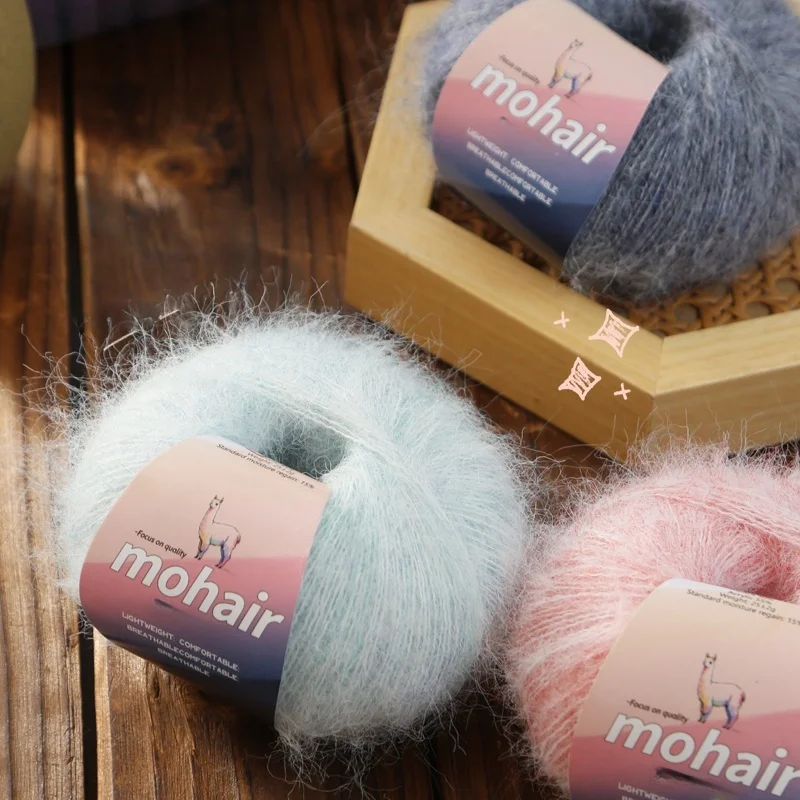 خيوط سولي ألبكة موهير عالية الجودة، خيوط ملونة ومتعددة الألوان، خيوط كروشيه، مادة حياكة يدوية غير رسمية، تستخدم لصنع سترات الخريف والشتاء النسائية الدافئة والعصرية، والأوشحة، والقبعات، والإكسسوارات اليدوية، وما إلى ذلك كرات الغزل 1 كيس = 10 قطع = 250 جرام