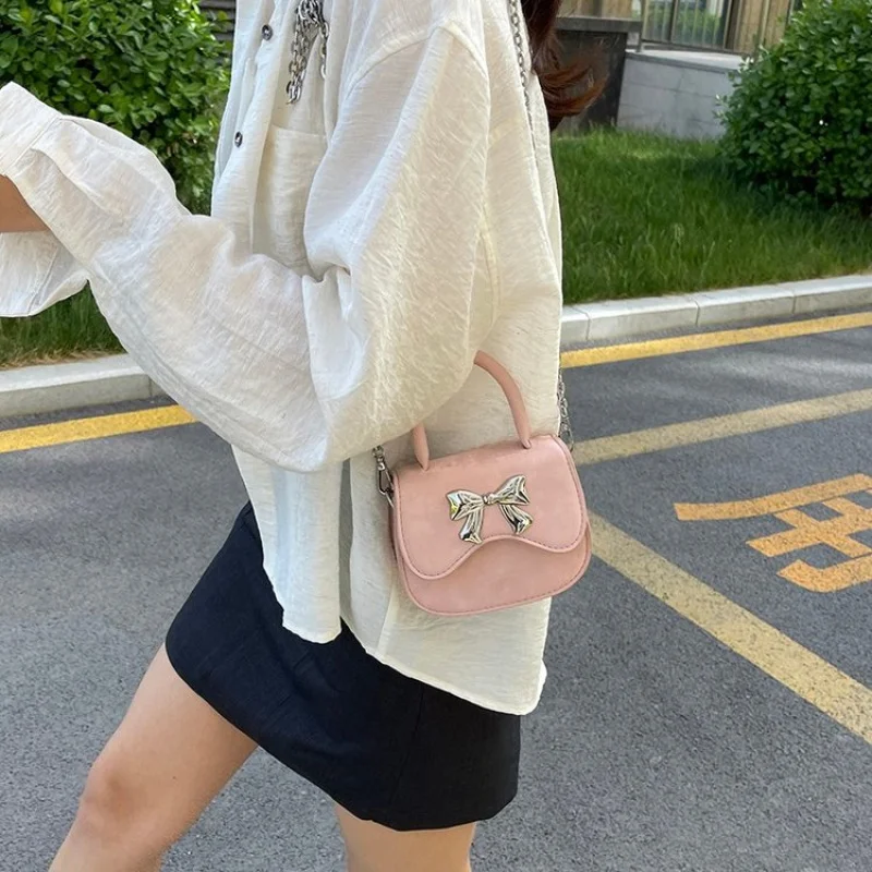 

Ladies Messenger Bag Made Of Nubuck Leather Boasting Casual Paris Neat Spacious Soft Daily Modern Style​