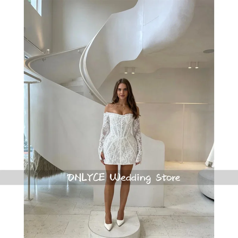 فستان حفلة موسيقية من الدانتيل الأبيض مخصص مع فستان أنيق مطرز بدون أكتاف وأكمام طويلة للمناسبات الرسمية