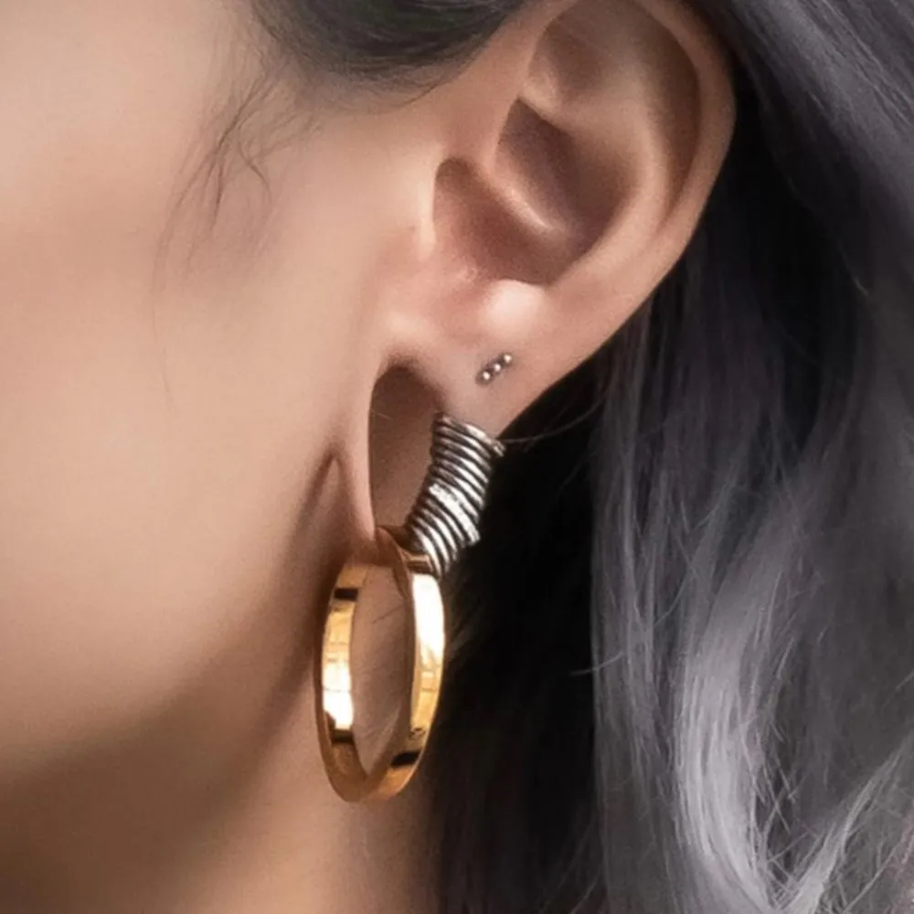 Casvort 2PCS Stainless Steel Halo Ear Hangers Weight Ear Piercing Big Hoop Fashion Plugs Tunnels Gauges Body Piercing Jewelry