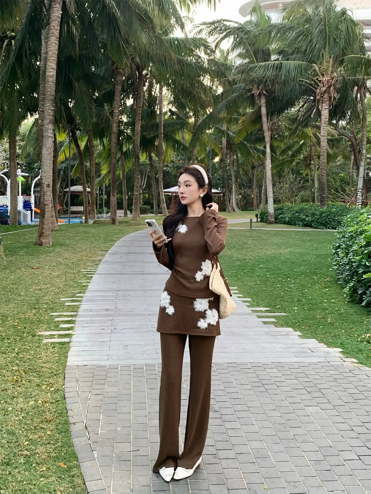 

Kun Total Knitted Set Women's Heavyweight Elastic Spring Two-Piece Slimming Design Fashionable Floral Long Sleeve Winter to S...