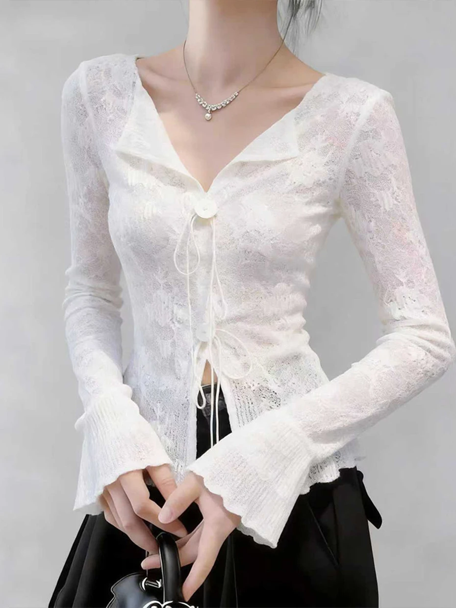 

Женская белая кружевная блузка Sweet And Spicy Girl: модный дизайн, осенне-зимняя коллекция, с рукавами-колокол, топ с длинными рукавами