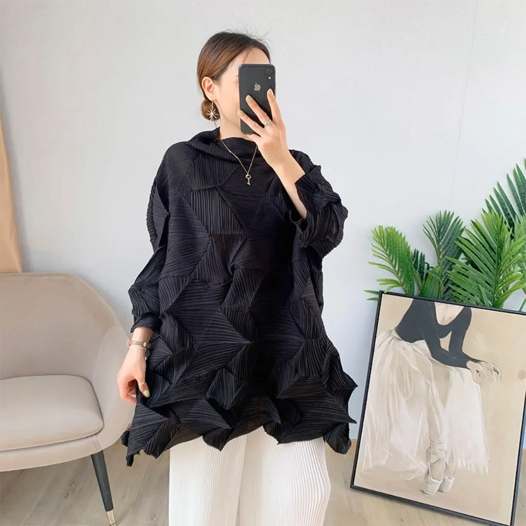 

Lily Pleated Diamond Pattern Loose T-shirt Wide Fit Mid-Length Summer New White Top for Women