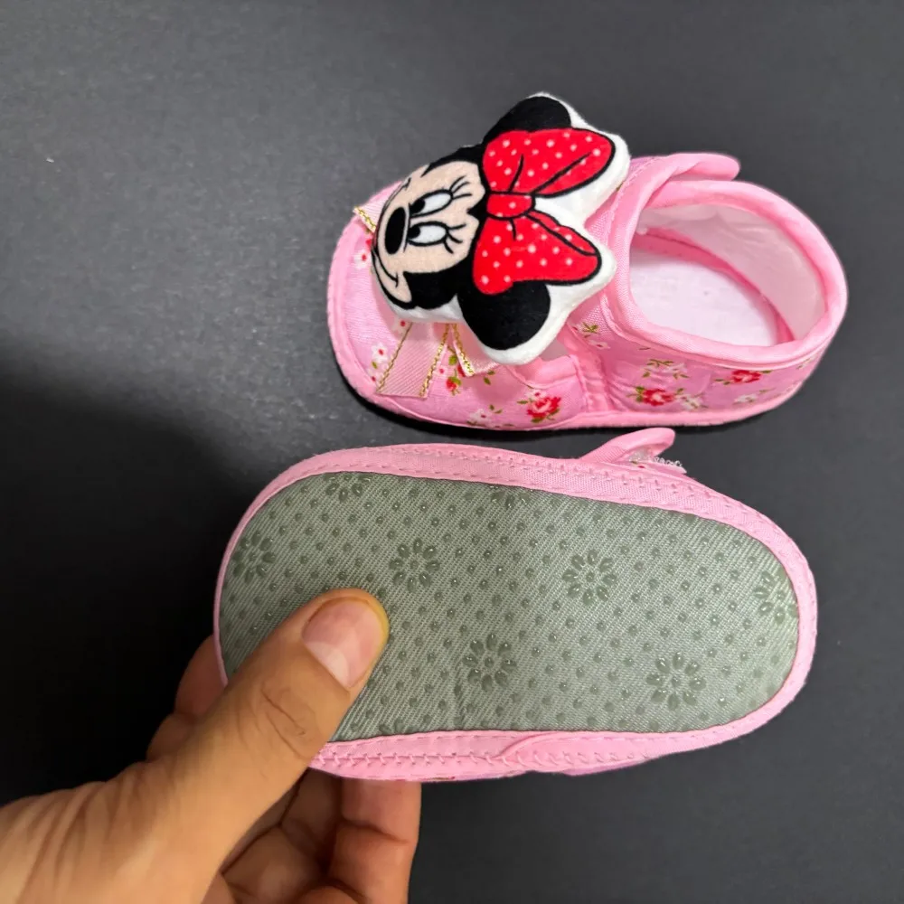 Safe Newborn Pacifier with Pacifier Holder Clip & Kawaii Bowknot Newborn shoes Food Grade Silicone Soother Anti-lost Design view 4