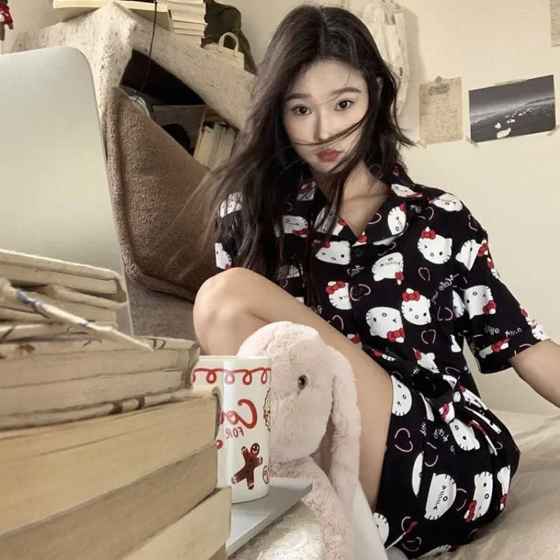 Conjuntos de pijamas negros con estampado de Hello Kitty para mujer, ropa de dormir para niñas, pantalones cortos de manga corta, pantalones, ropa de casa, traje para prendas de vestir exteriores de verano