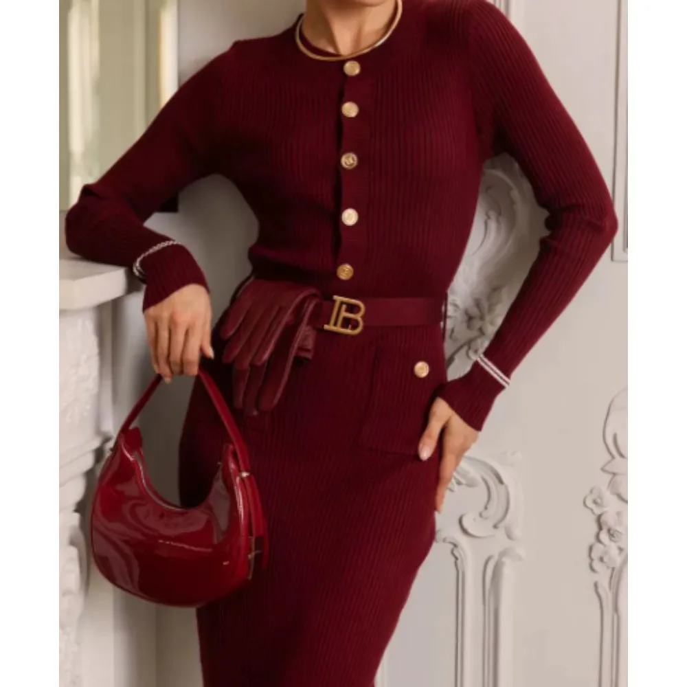 

Round-neck Dress with A Fitted Waist and Drawstring Skirt