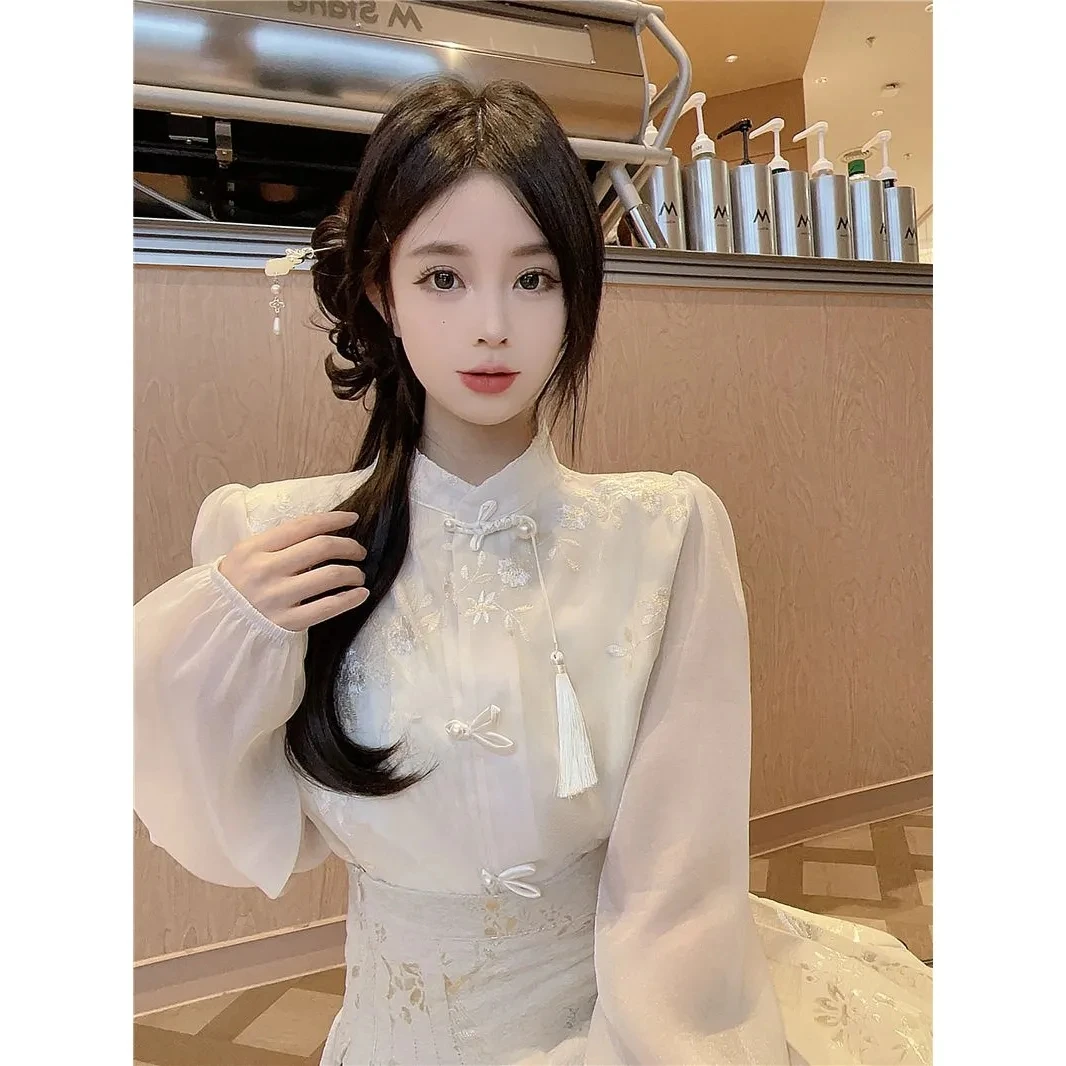 

Новая улучшенная рубашка Cheongsam в китайском стиле с пряжкой, женская весна 2024, топ с длинными рукавами и вышивкой в стиле ретро в китайском стиле