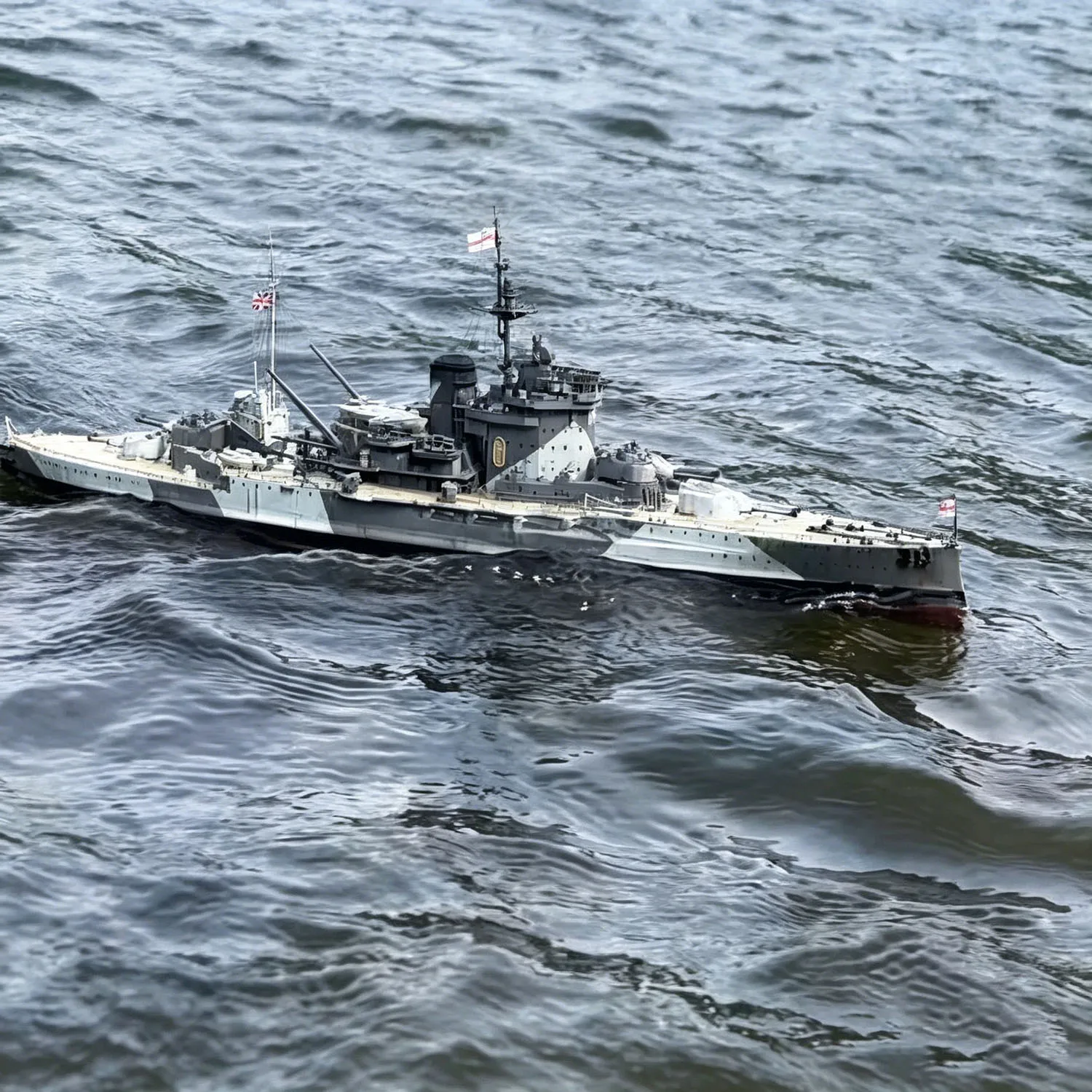 RC Ship 1/350 Warspite Battleship Remote Control Ship with Weathered Paint Rich Details RC Schiffe Model Ship Toy Warship Model