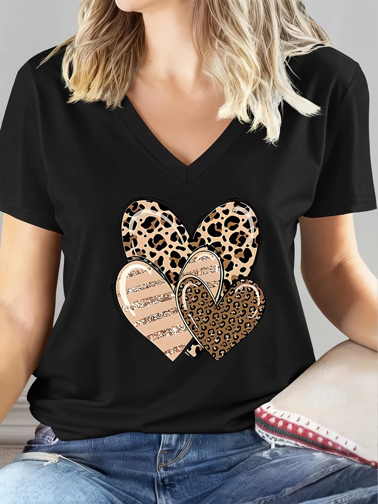 Fashion Love Heart Leopard T-shirt V Neck Casual Y2k T Shirts Women Short Sleeve Tee Shirt V-Neck Summer Spring Top Tee