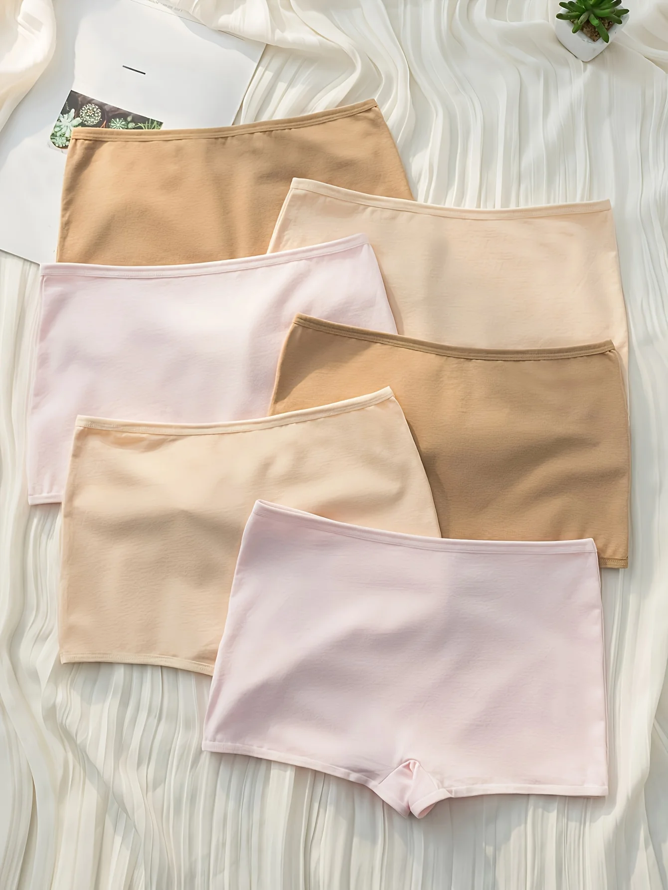 색상이 잘 보이지 않는 혼합 색상 순면 여성용 산뜻한 단색 속옷 6켤레. 여성용 팬티